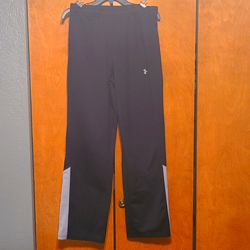 Under Armour YXL loose fit fleece pants